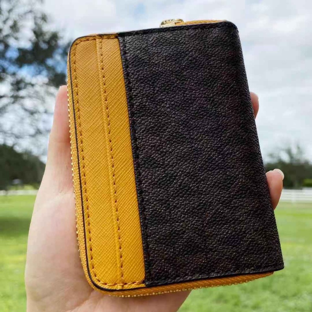NWT Michael Kors Cardholder/Wallet - Picture 3 of 7